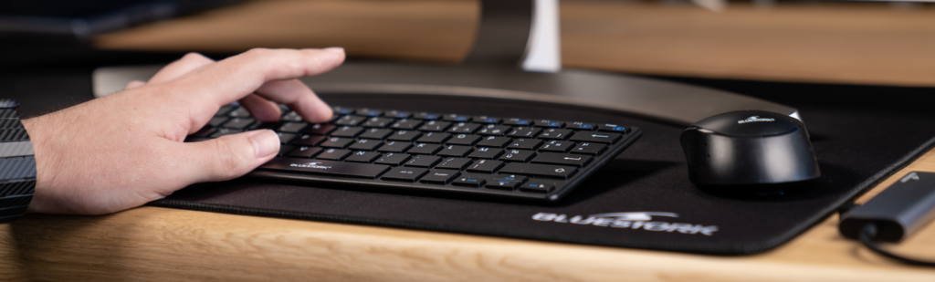 Bluestork - Pack Mini - Pack Clavier & Souris sans Fil Compact - Wireless avec Smart Dongle 2.4Ghz - Design Ultra Slim - Ergonomique - Compatible sur Windows - AZERTY Noir