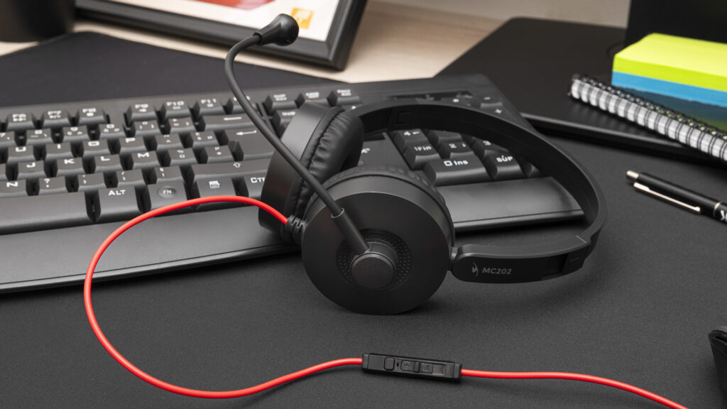 Bluestork - MC 202 Casque Micro PC Filaire Jack/3,5 mm, Son Stéréo, Micro Rotatif, Antibruit, Ultra Confort, Léger, Contrôle du Volume - Casque teletravail - Compatibilité Universelle - New