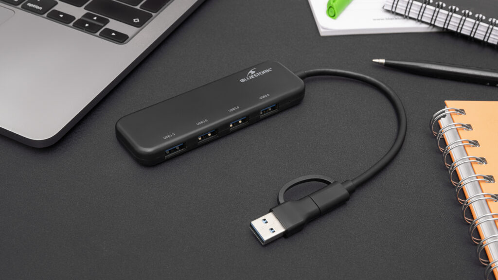 Le hub USB First est l'adaptateur usb c idéalpour étendre votre connectivité. Avec ses 4 ports USB 3.0, connectez facilement vos périphériques et profitez de vitesses de transfert jusqu’à 5 Gbps. Compatible avec USB-A et USB-C, il s’adapte à tous vos appareils sous Windows et Mac. Grâce à sa fonctionnalité Plug & Play, aucune installation n’est nécessaire. Compact et robuste, il est parfait pour une utilisation au bureau ou en déplacement.